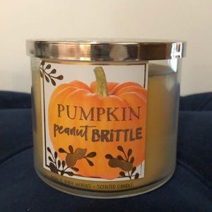 Bath & Body Works candle - Pumpkin Peanut Brittle